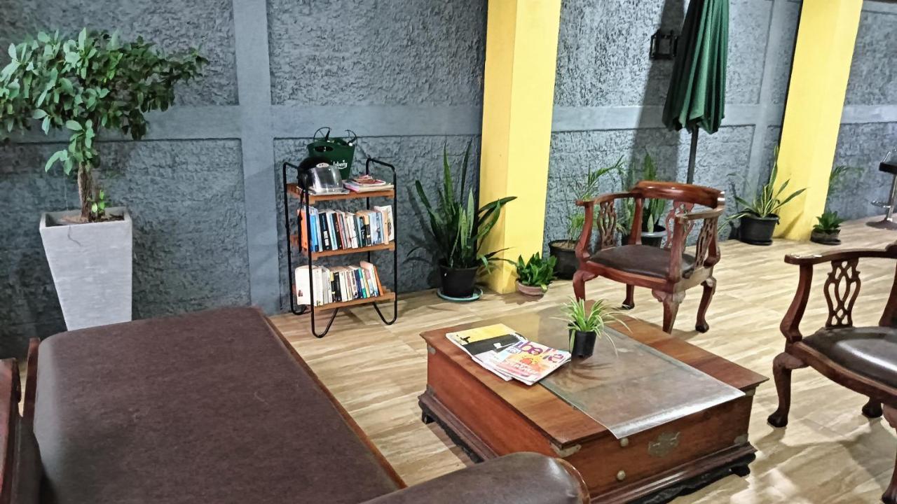 This Is It Airport Hotel And Restaurant Negombo Exteriör bild