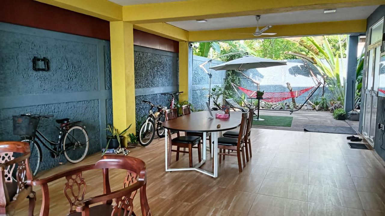 This Is It Airport Hotel And Restaurant Negombo Exteriör bild