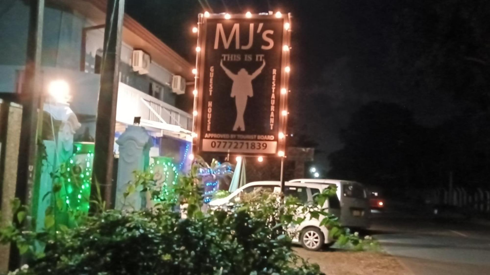 This Is It Airport Hotel And Restaurant Negombo Exteriör bild