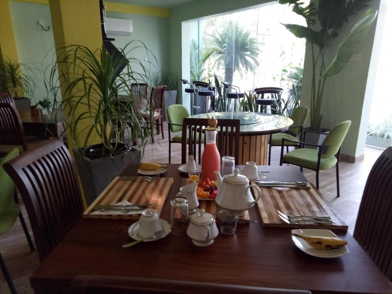 This Is It Airport Hotel And Restaurant Negombo Exteriör bild