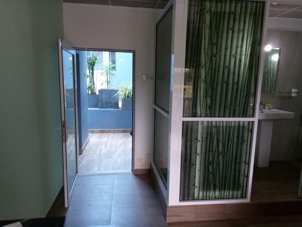 This Is It Airport Hotel And Restaurant Negombo Exteriör bild